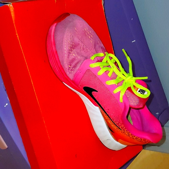 Nike Shoes - Nike workout sneakers
